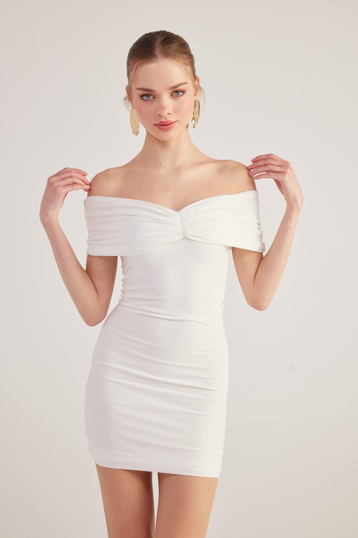 Muse Women's White Bardot Neck Off-the-Shoulder Mini Dress