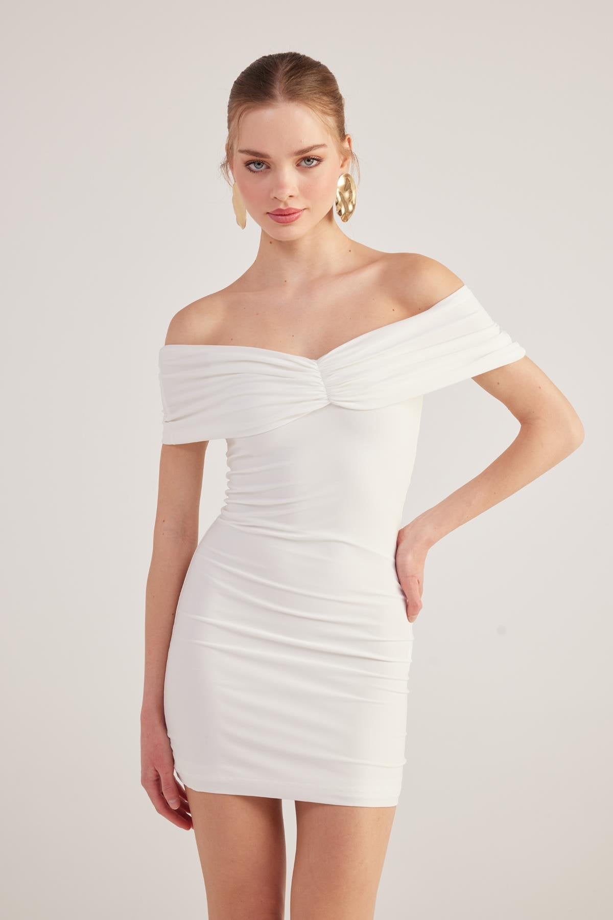 Muse Women's White Bardot Neck Off-the-Shoulder Mini Dress